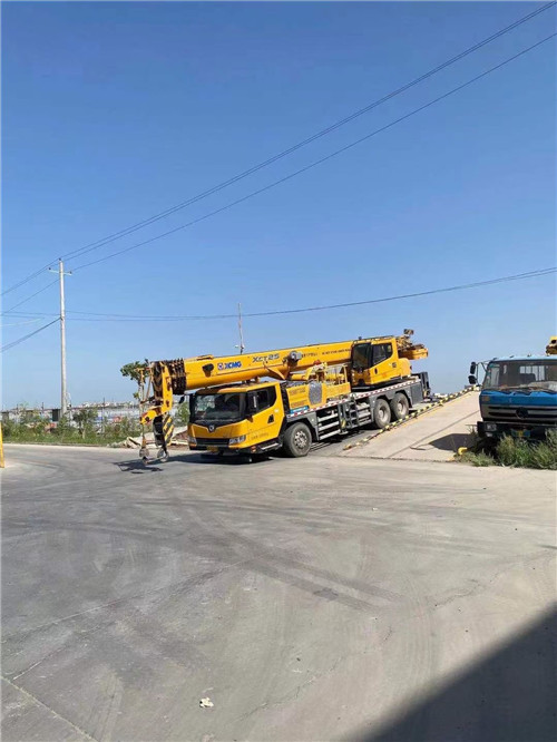 彭山区吊车作业时，可能会产生哪些额外收费项目？