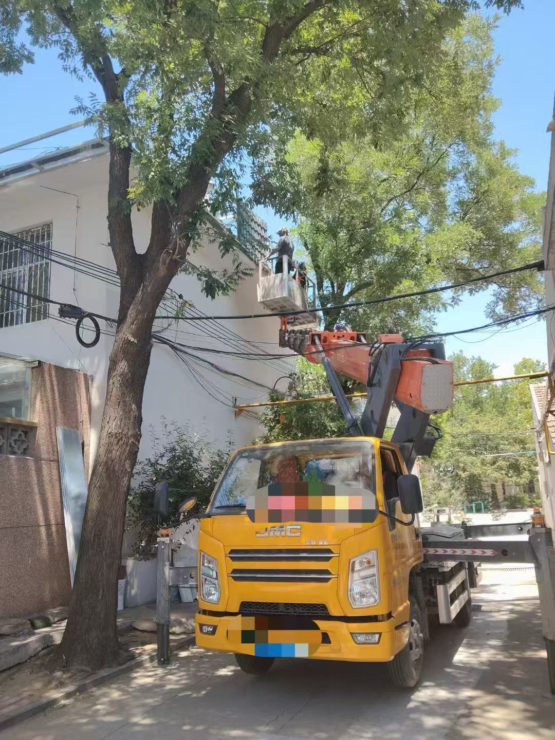 彭山区高空作业车能吊装重物吗？最大承载多少公斤？