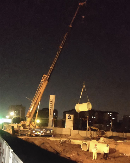 彭山区“弯臂矫正”—— 吊车的 “形变补偿” 技术